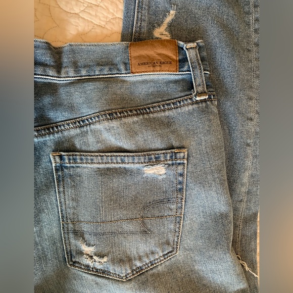 AE distressed mom jean - Picture 6 of 11